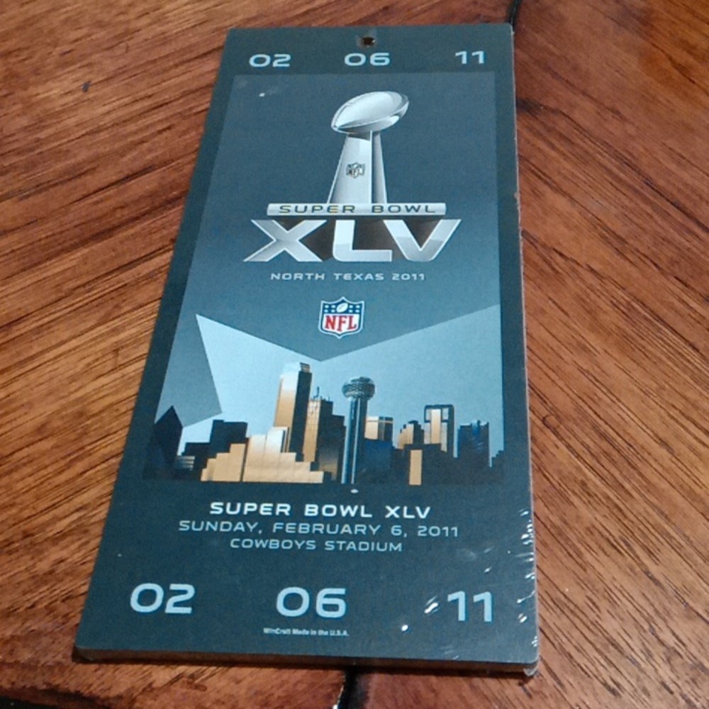 2011 Superbowl wooden sign